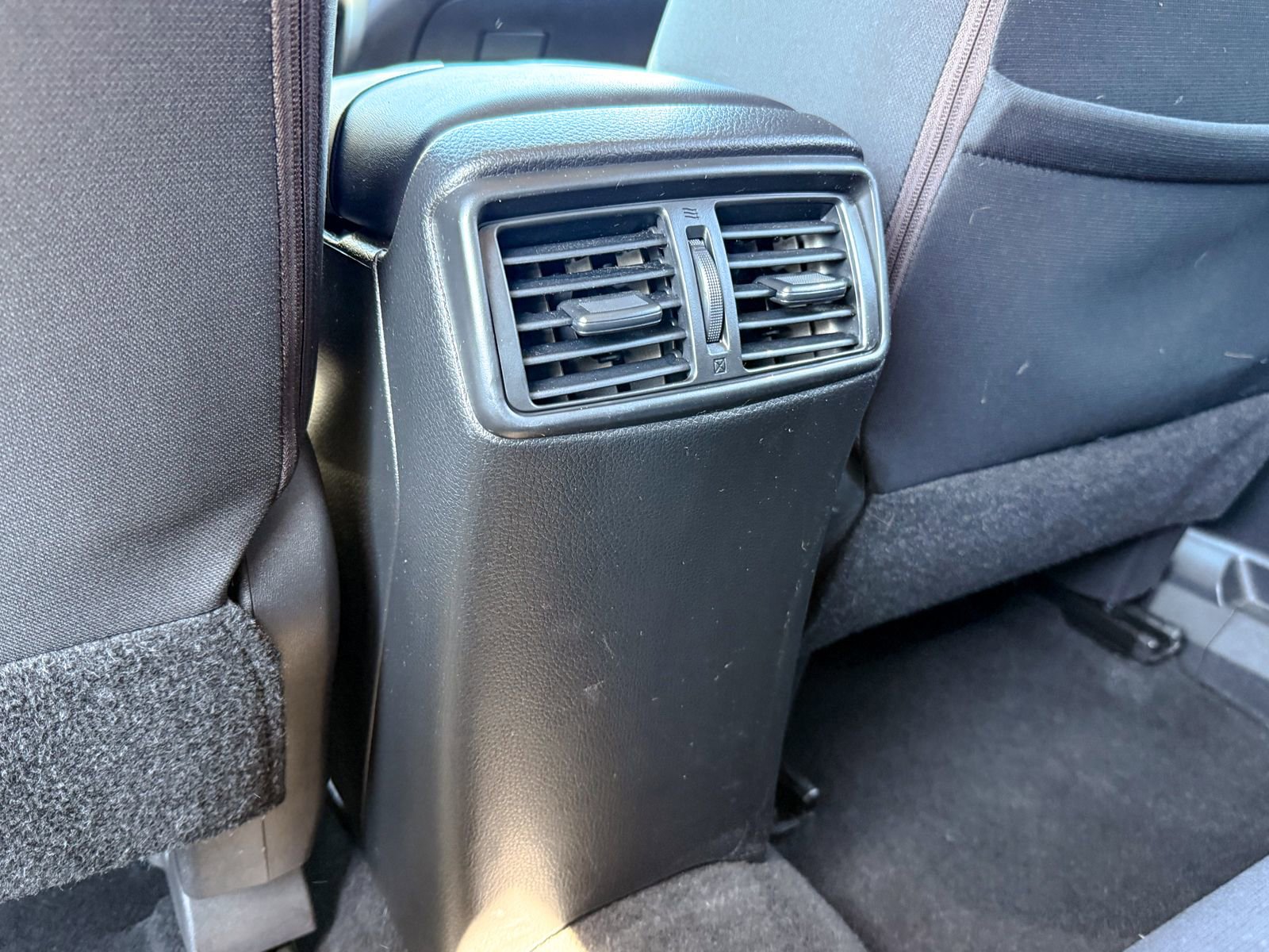 Used 2017 Nissan Rogue Sport SV w/ SV Premium Package AWD/4WD image 39