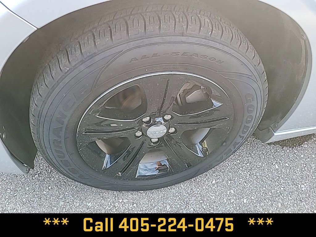 Used 2022 Dodge Charger SXT image 3