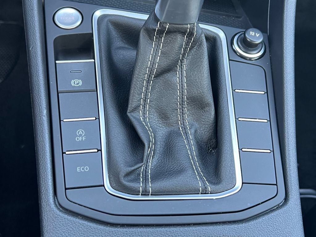 Used 2025 Volkswagen Jetta SE FWD image 26