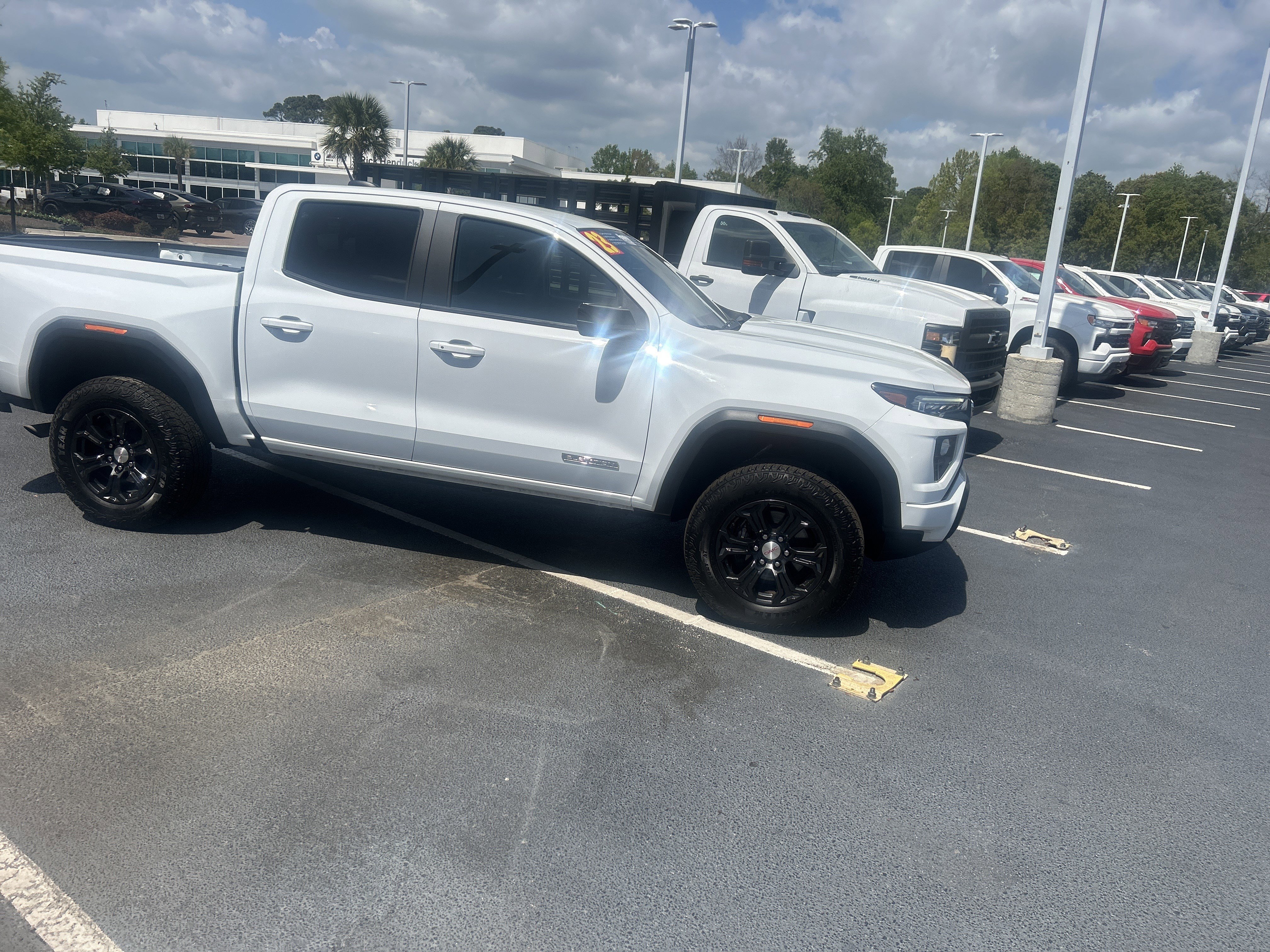 Used 2023 GMC Canyon Elevation w/ Convenience Package image 2