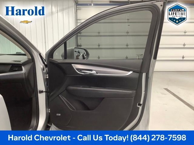 Used 2018 Cadillac XT5 Luxury w/ Driver Awareness Package image 10