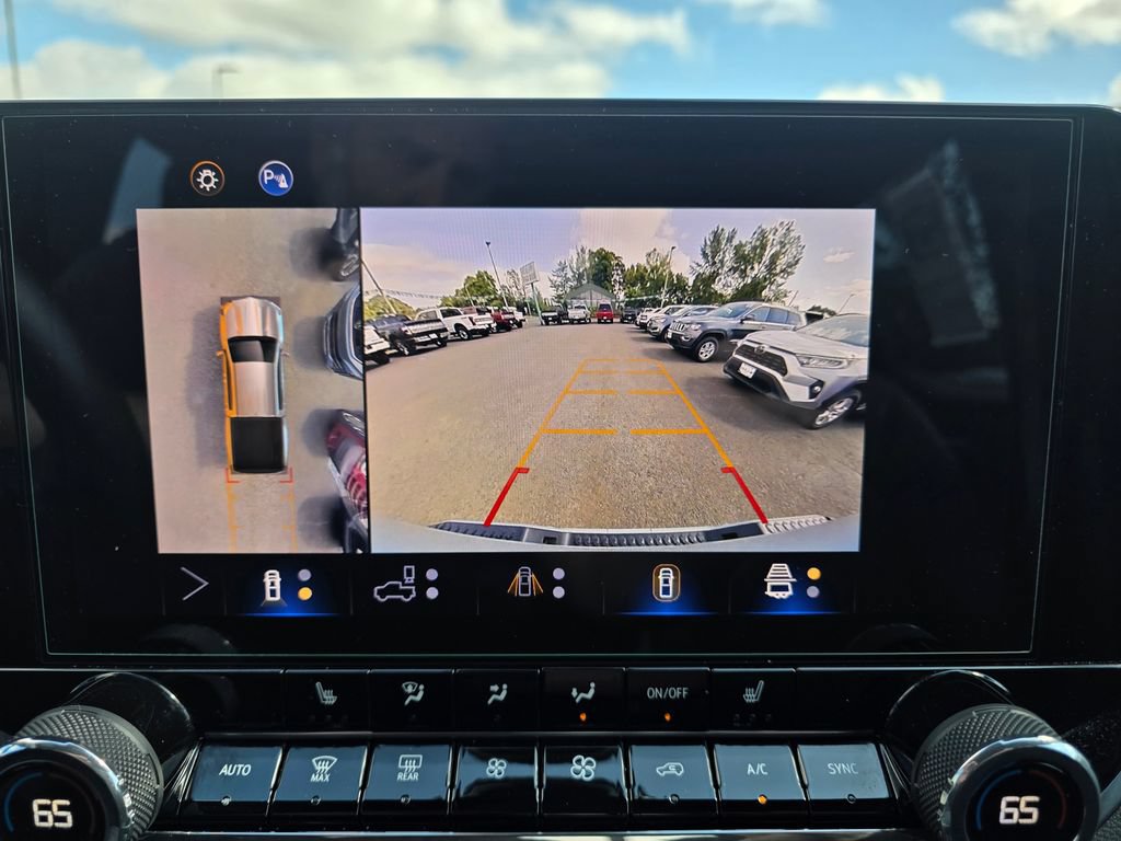 Used 2025 Chevrolet Colorado LT w/ LT Convenience Package AWD/4WD image 13