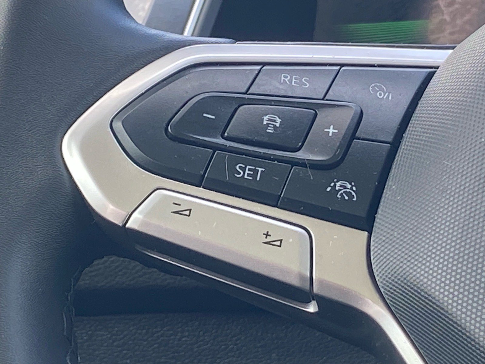 Certified 2024 Volkswagen Tiguan Wolfsburg Edition FWD image 4