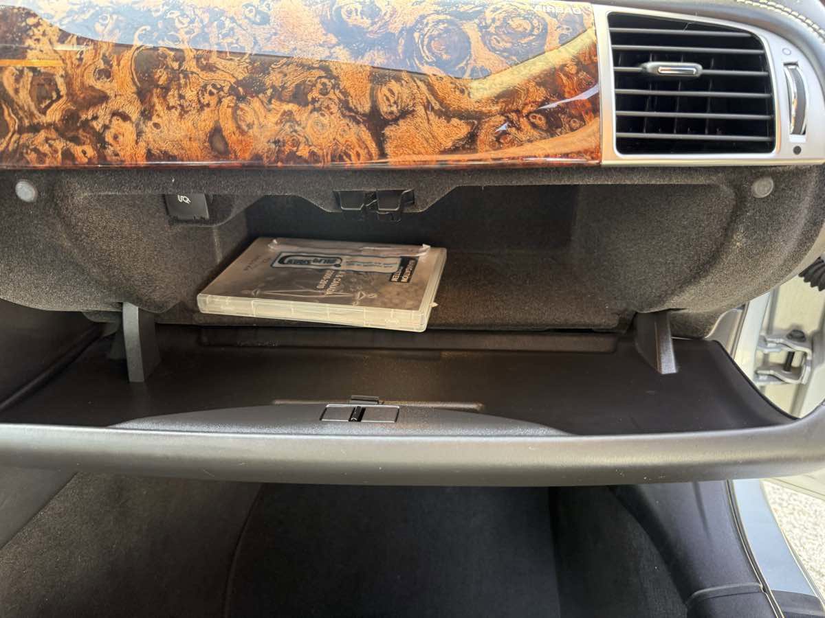 Used 2011 Jaguar XK image 25