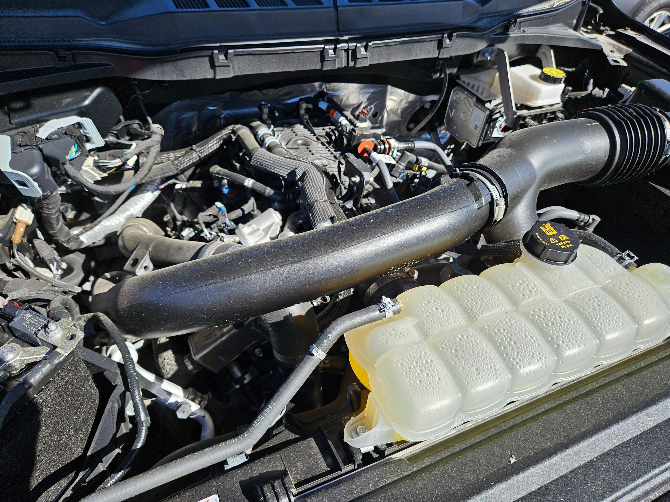 Used 2025 Ford F150 Lariat AWD/4WD image 33