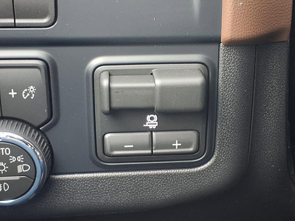 New 2026 Chevrolet Suburban High Country image 11