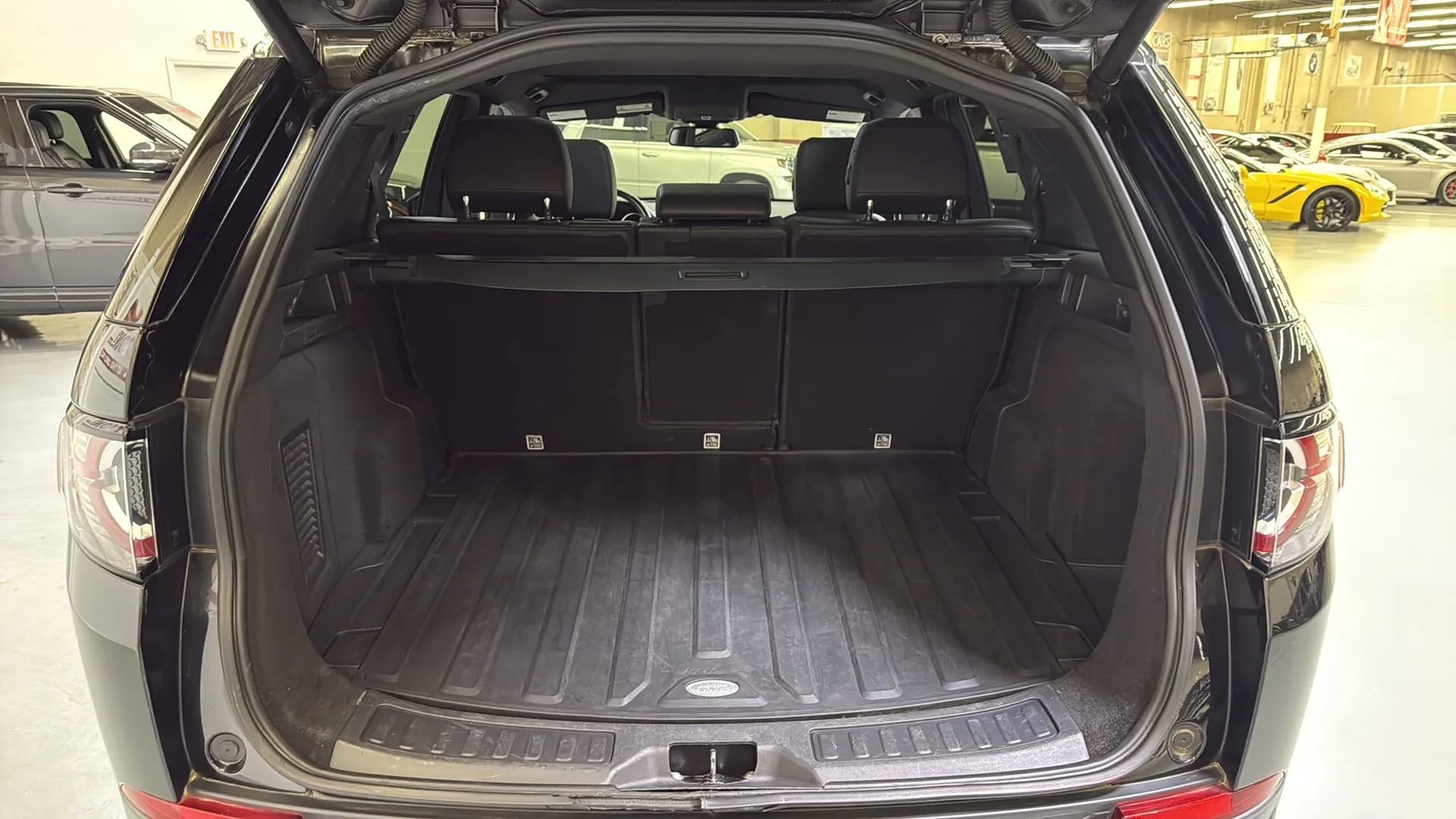 Used 2016 Land Rover Discovery Sport HSE image 22