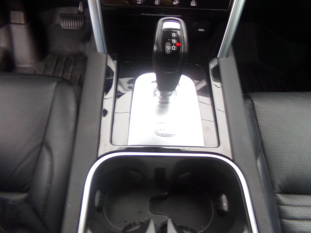 Used 2020 Land Rover Discovery Sport S image 25