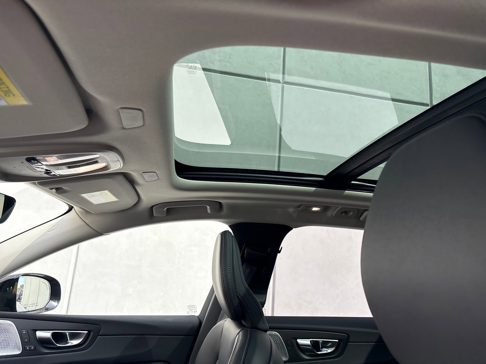 New 2026 Volvo XC60 B5 Ultra w/ Climate Package image 24