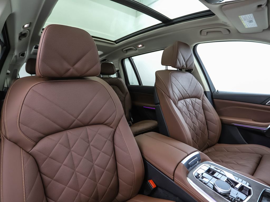 Used 2024 BMW X7 xDrive40i w/ Premium Package image 40