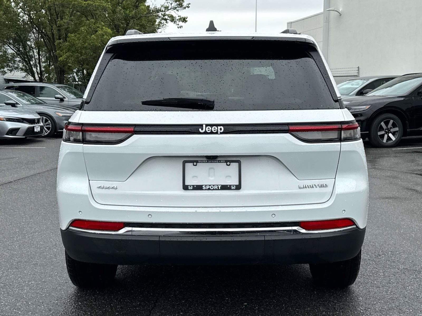Used 2025 Jeep Grand Cherokee Limited AWD/4WD image 25