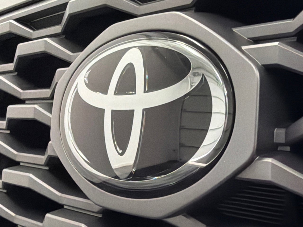 Used 2022 Toyota Tacoma TRD Off-Road image 13