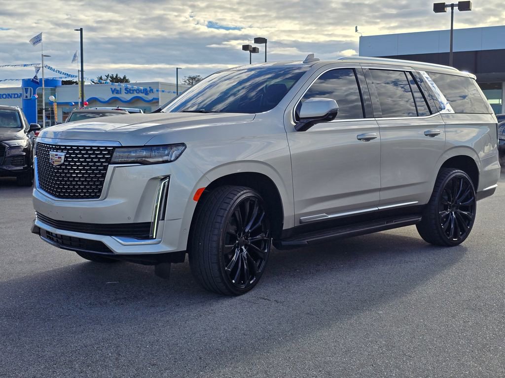 Used 2023 Cadillac Escalade Premium Luxury image 2