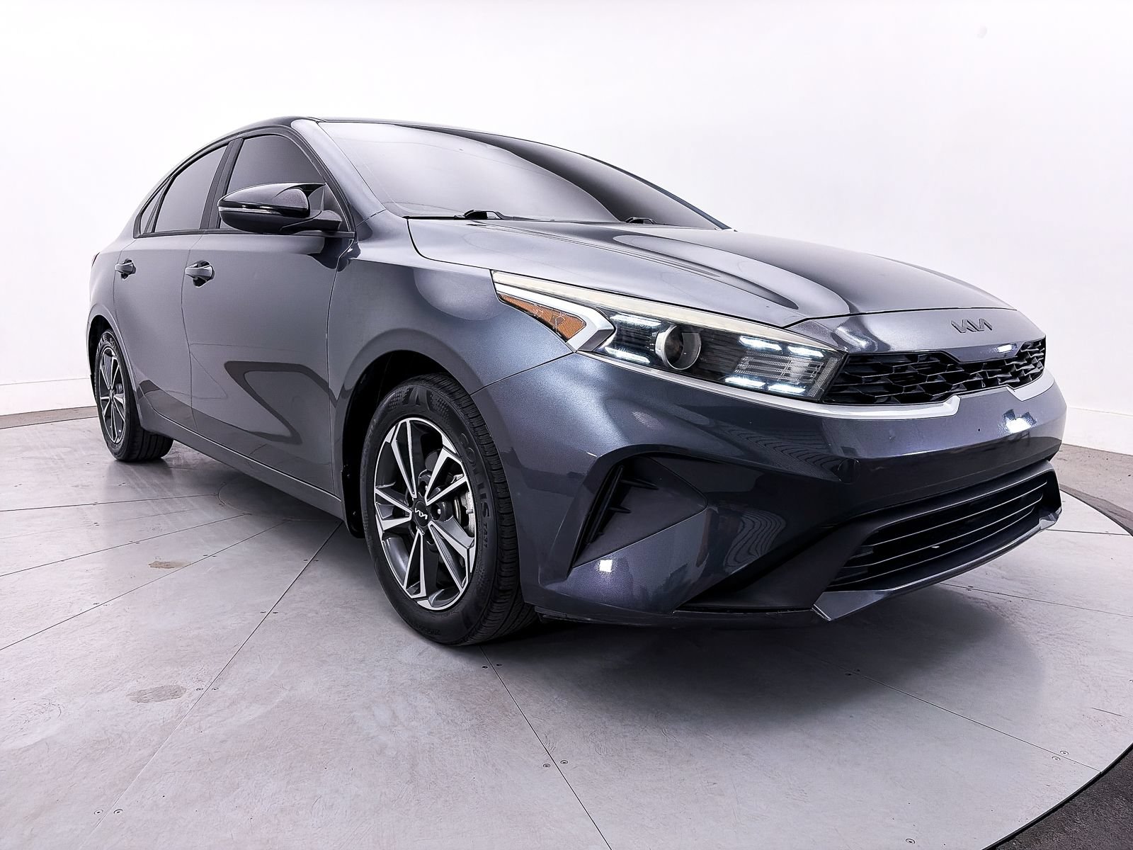 Used 2023 Kia Forte LXS w/ LXS Technology Package FWD image 10