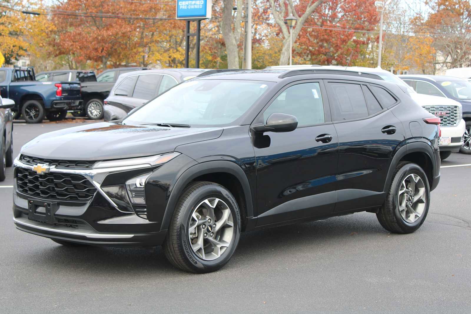 Used 2024 Chevrolet Trax LT w/ LT Convenience Package image 3