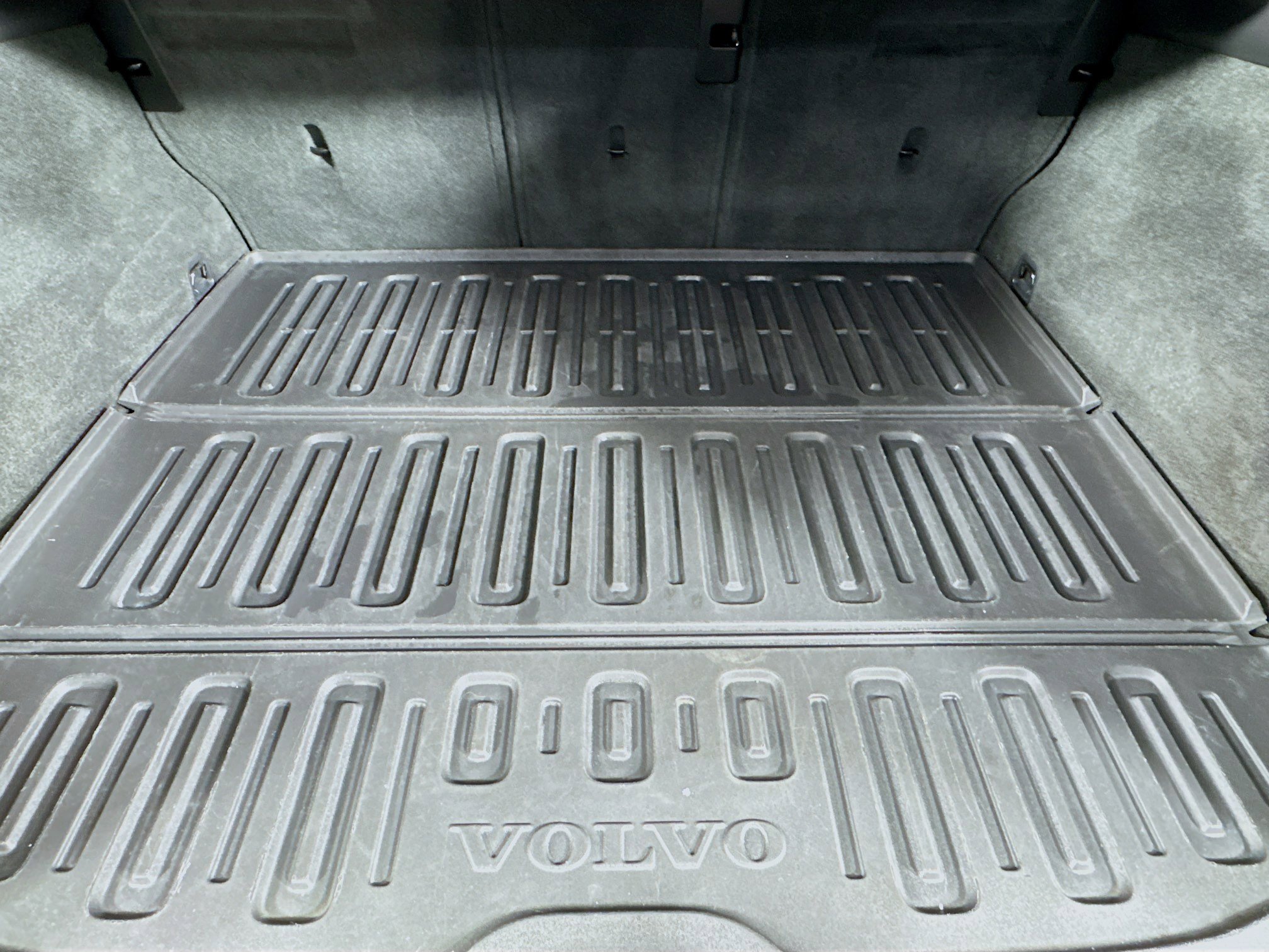 Used 2016 Volvo XC60 T5 Platinum w/ Protection Package image 34