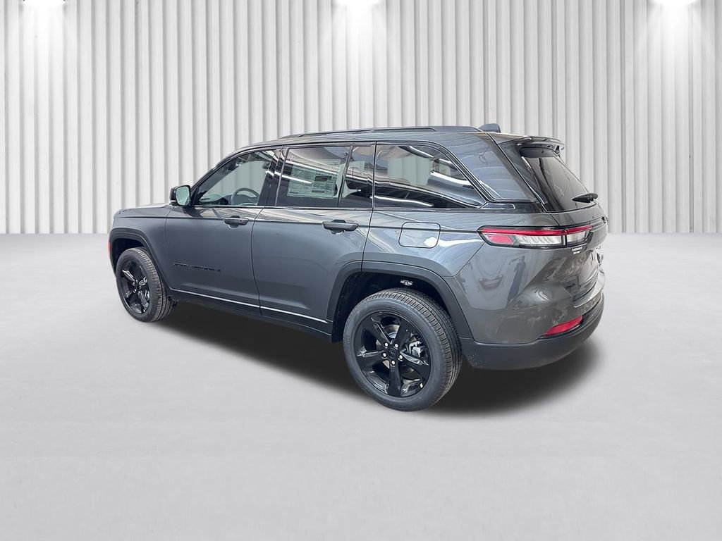 New 2025 Jeep Grand Cherokee Limited w/ Black Appearance Package image 7