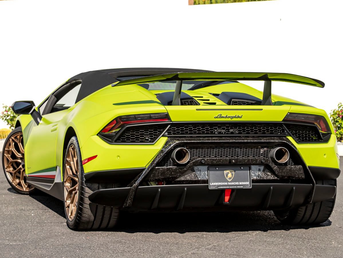 Used 2019 Lamborghini Huracan Performante AWD/4WD image 11