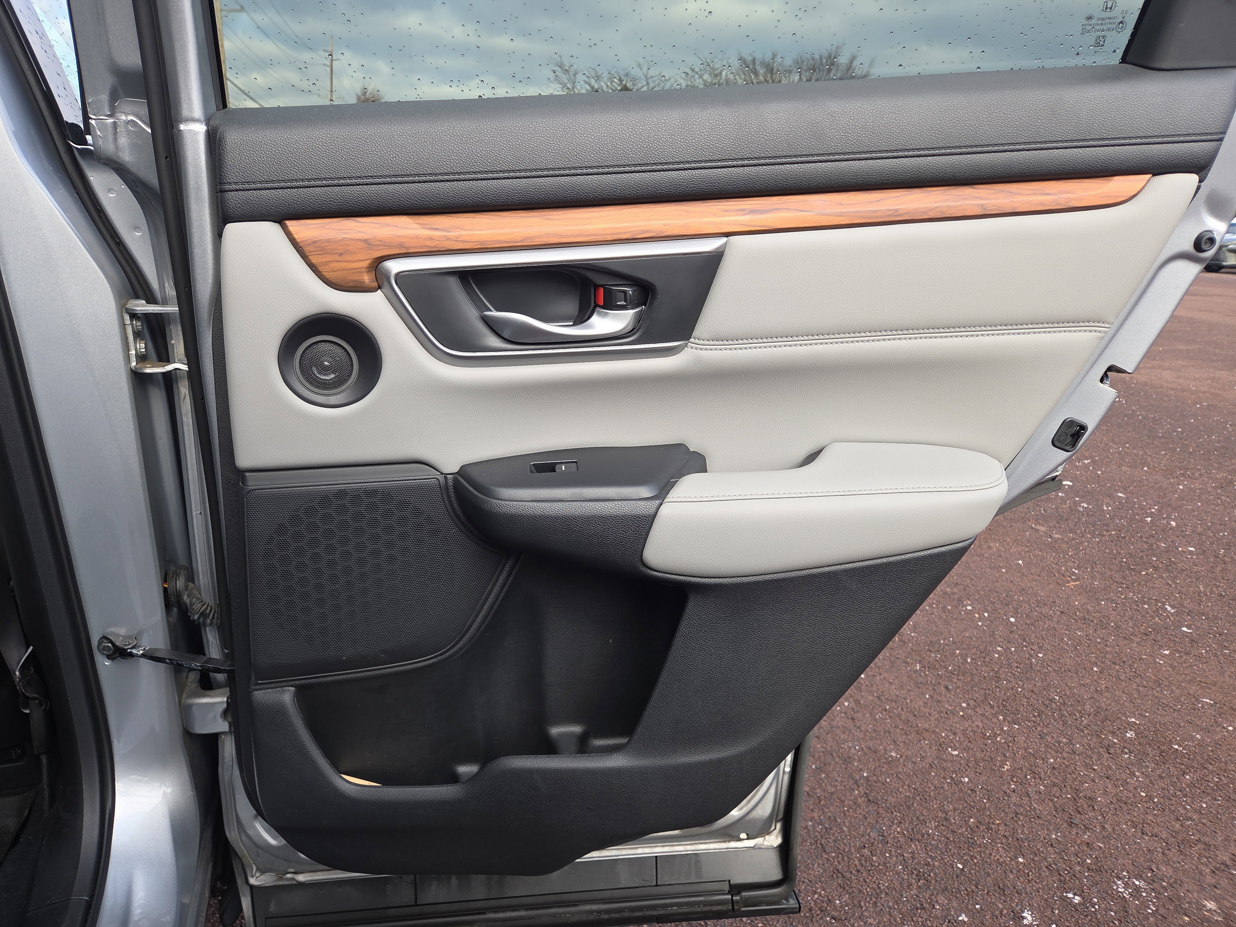 Used 2019 Honda CR-V Touring image 18