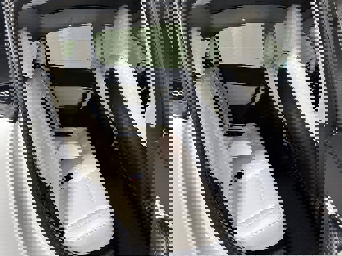 Used 2021 Tesla Model Y Long Range image 16