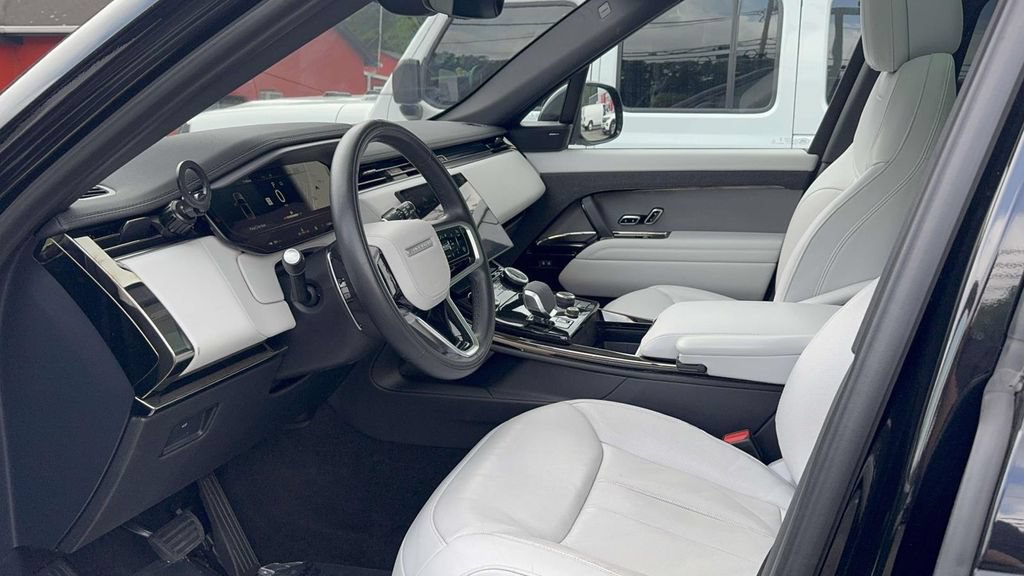 Used 2023 Land Rover Range Rover Sport SE AWD/4WD image 32