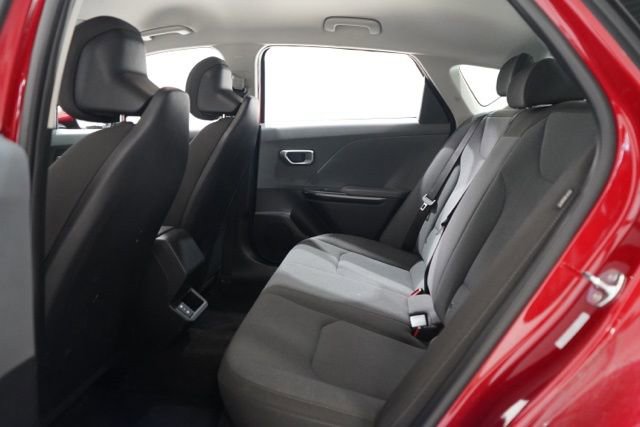 Used 2025 Kia K4 LXS image 31
