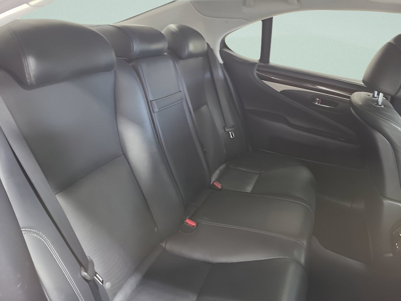 Used 2016 Lexus LS 460 AWD w/ Comfort Package image 17