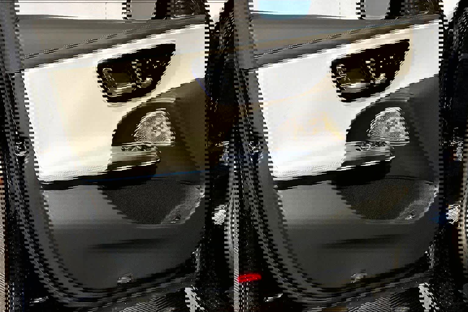 New 2026 Mercedes-Benz E 53 AMG e 4MATIC Sedan image 11