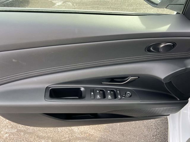 Certified 2025 Hyundai Elantra SEL image 15