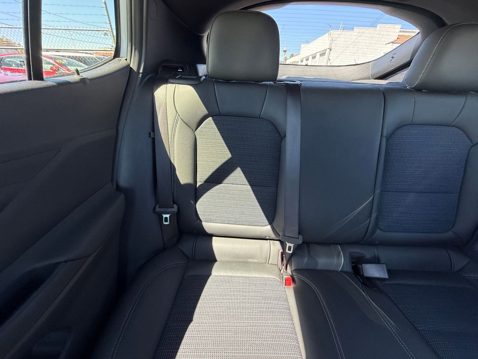 Used 2025 Buick Envista Preferred image 38