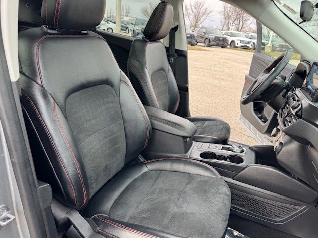 Used 2022 Ford Escape SEL w/ SEL Stealth AWD Package image 35