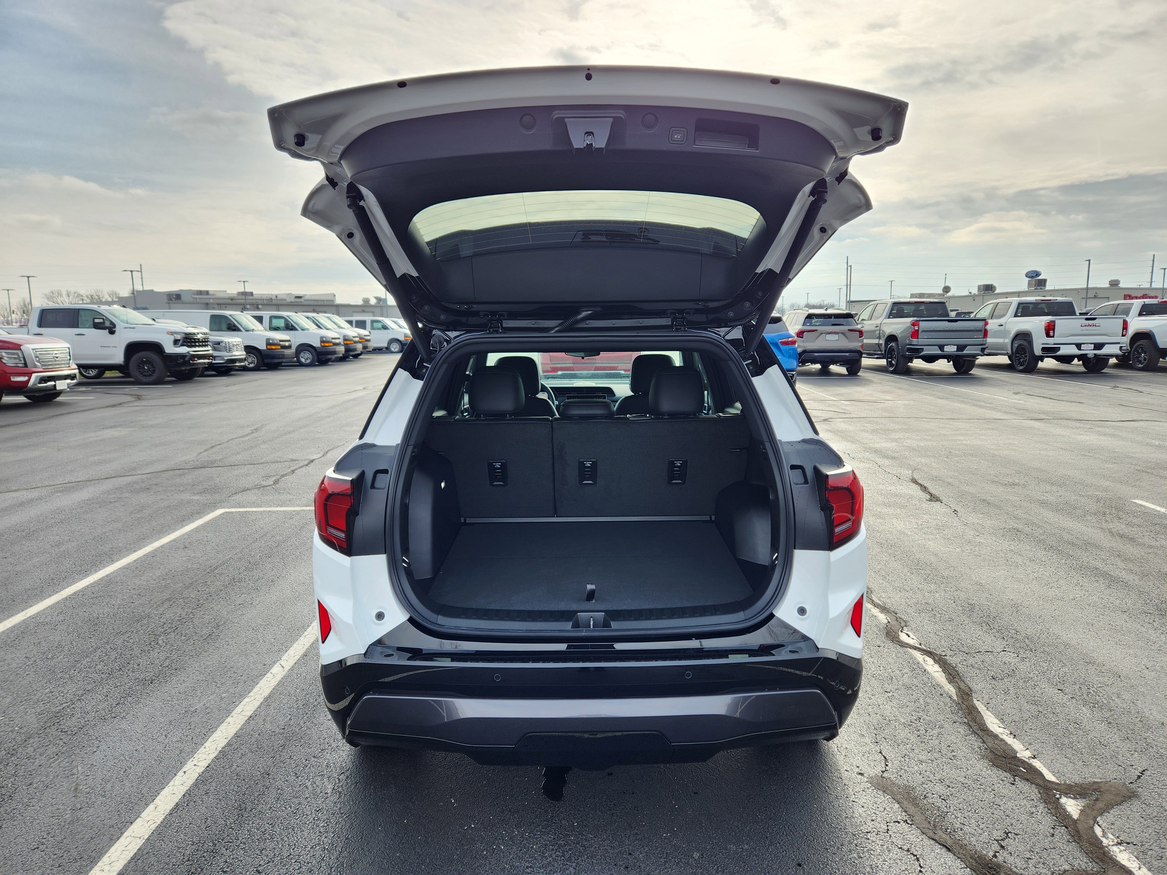 New 2026 GMC Terrain AT4 w/ Convenience Package III image 7