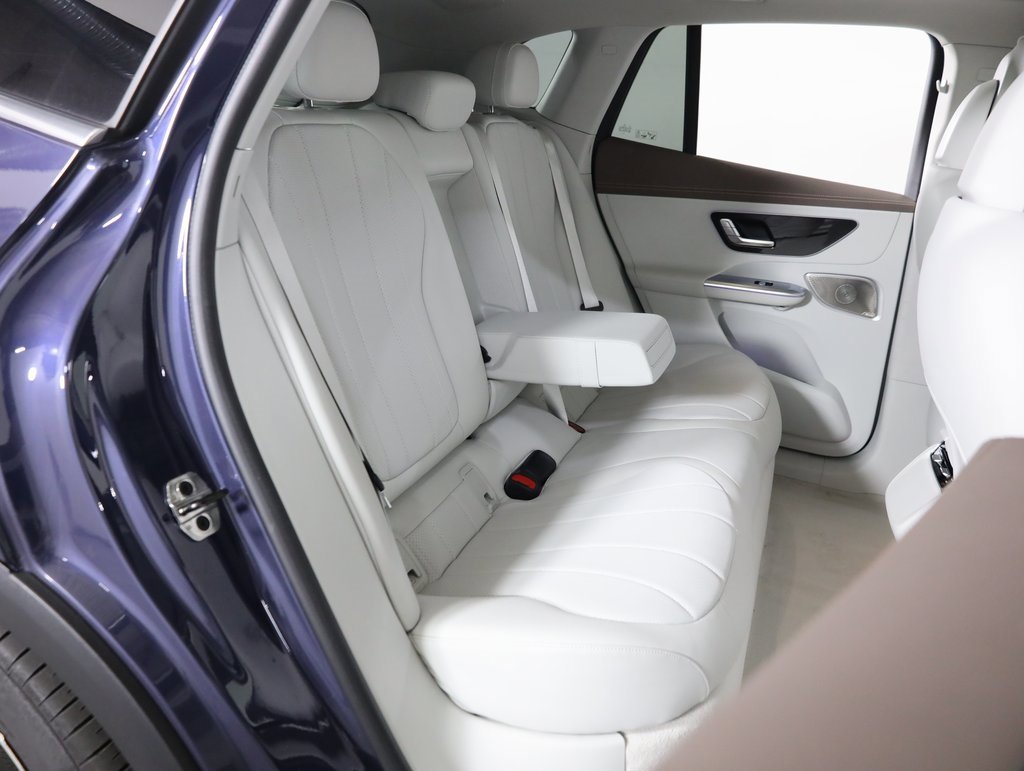 Certified 2023 Mercedes-Benz EQE 350+ 4MATIC SUV w/ Exclusive Trim Package image 44