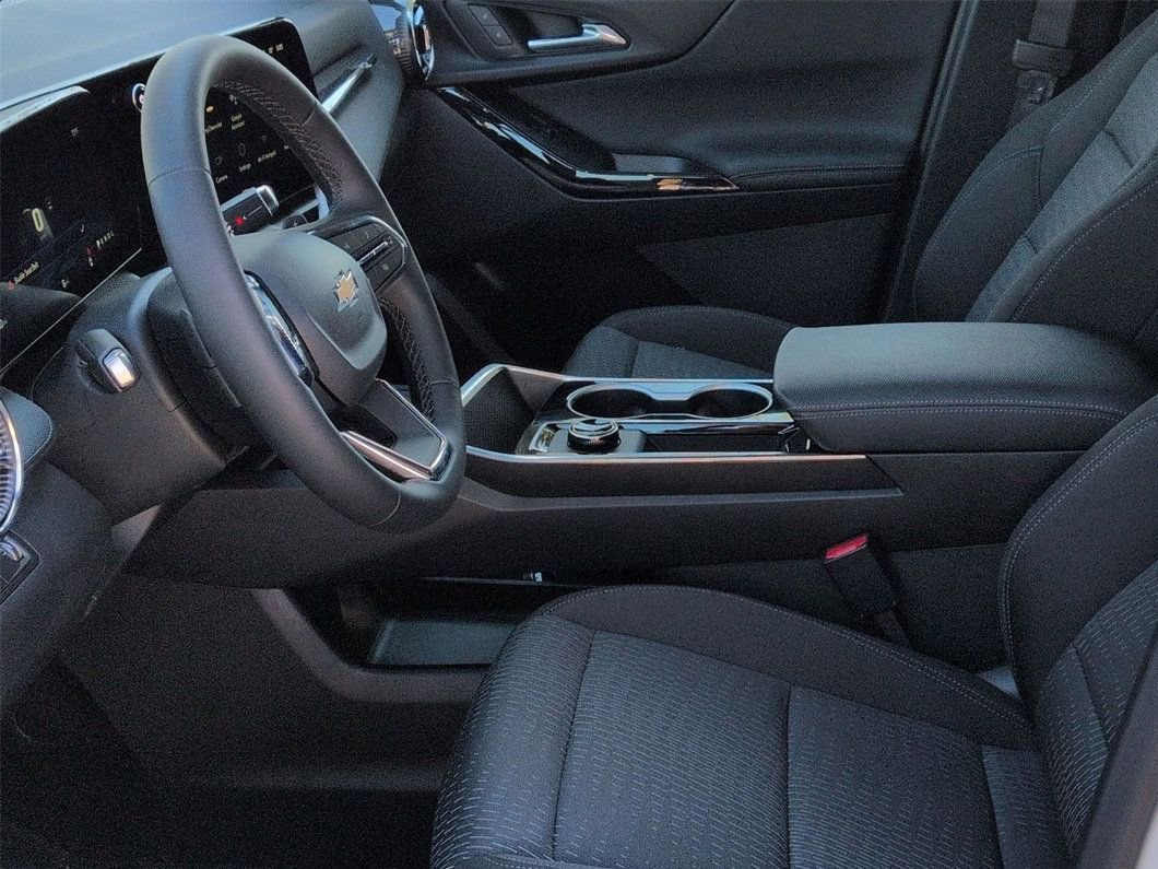 New 2026 Chevrolet Equinox LT w/ Safety and Technology Package FWD image 19