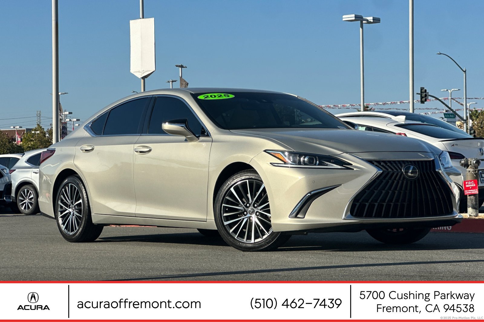 Used 2025 Lexus ES 350 w/ Premium Package FWD image 1