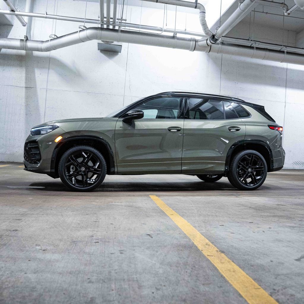 New 2026 Volkswagen Tiguan SE R-Line AWD/4WD image 3