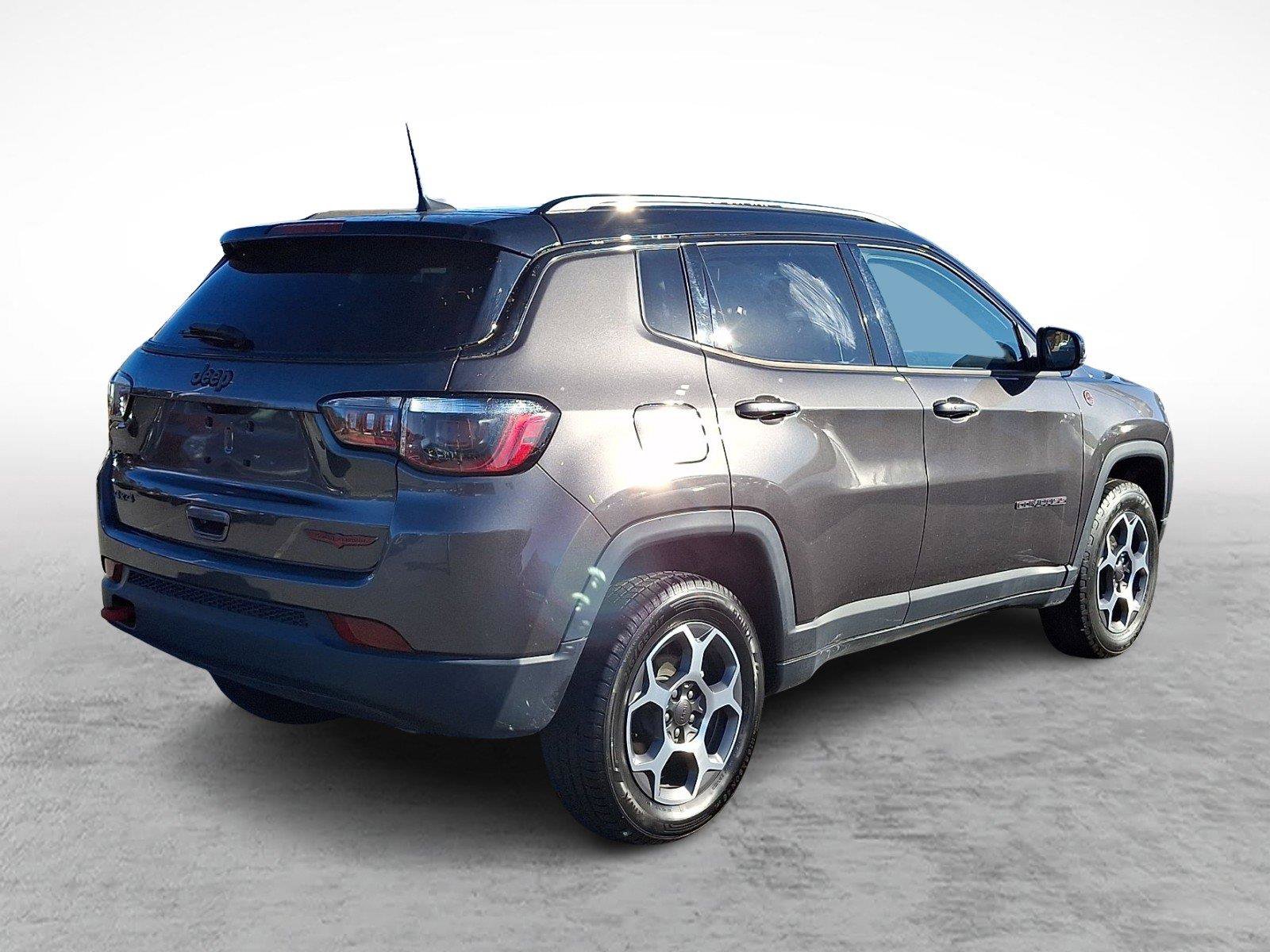 Used 2022 Jeep Compass Trailhawk w/ Trailhawk Convenience Group AWD/4WD image 6