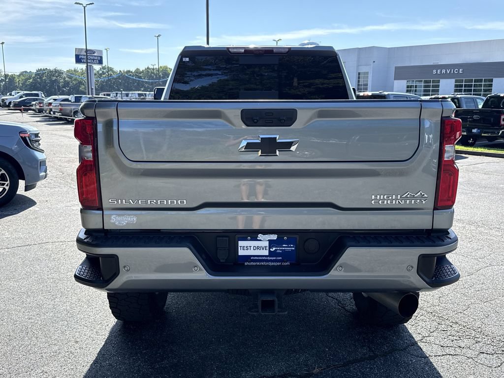 Used 2024 Chevrolet Silverado 2500 High Country w/ High Country Premium Package AWD/4WD image 6