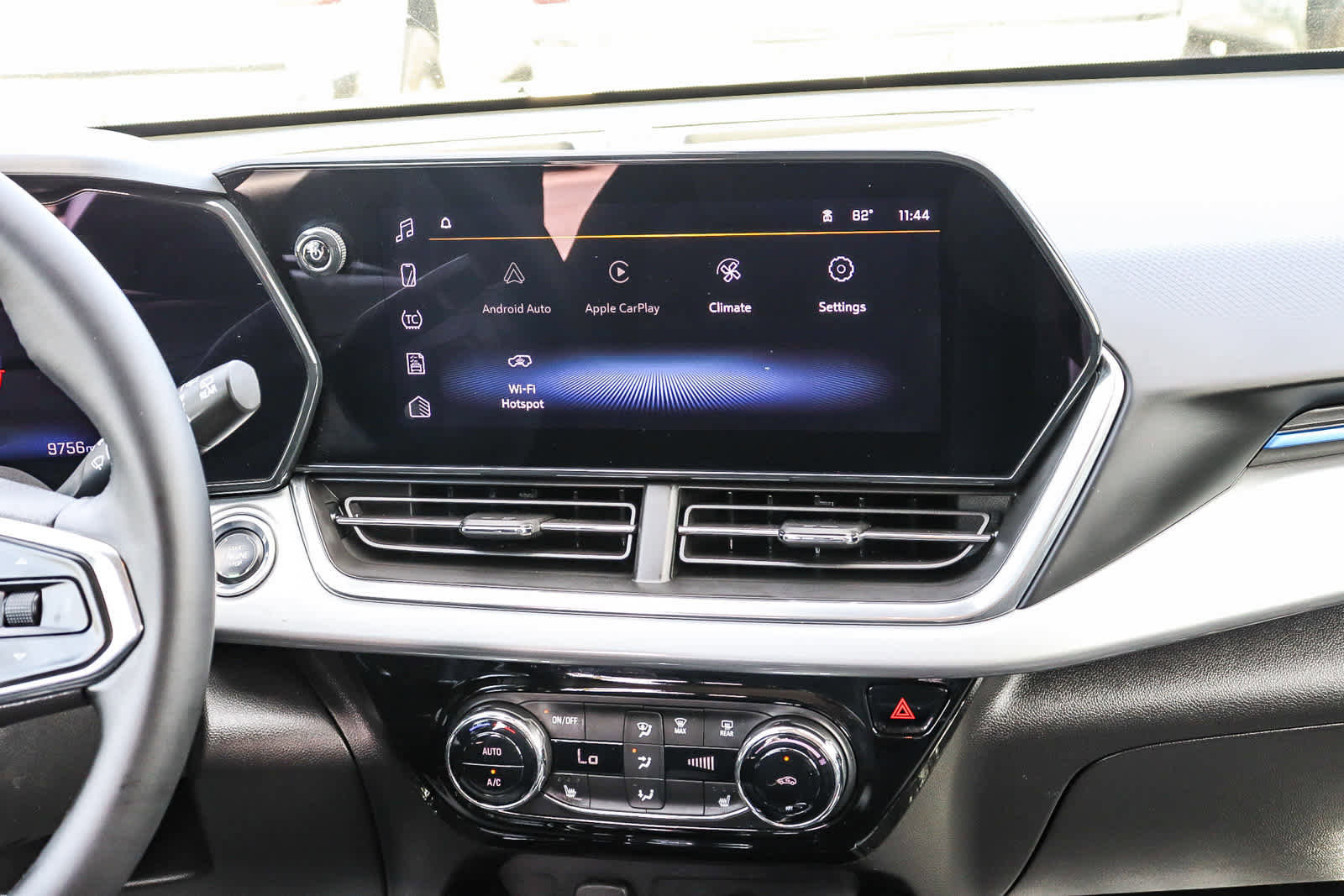 Used 2024 Chevrolet Trax LT w/ Driver Confidence Package image 13