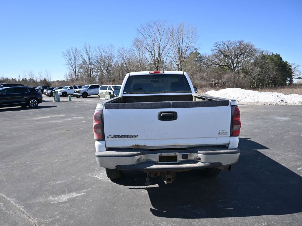 Used 2007 Chevrolet Silverado 2500 LT w/ Heavy-Duty Power Package image 6