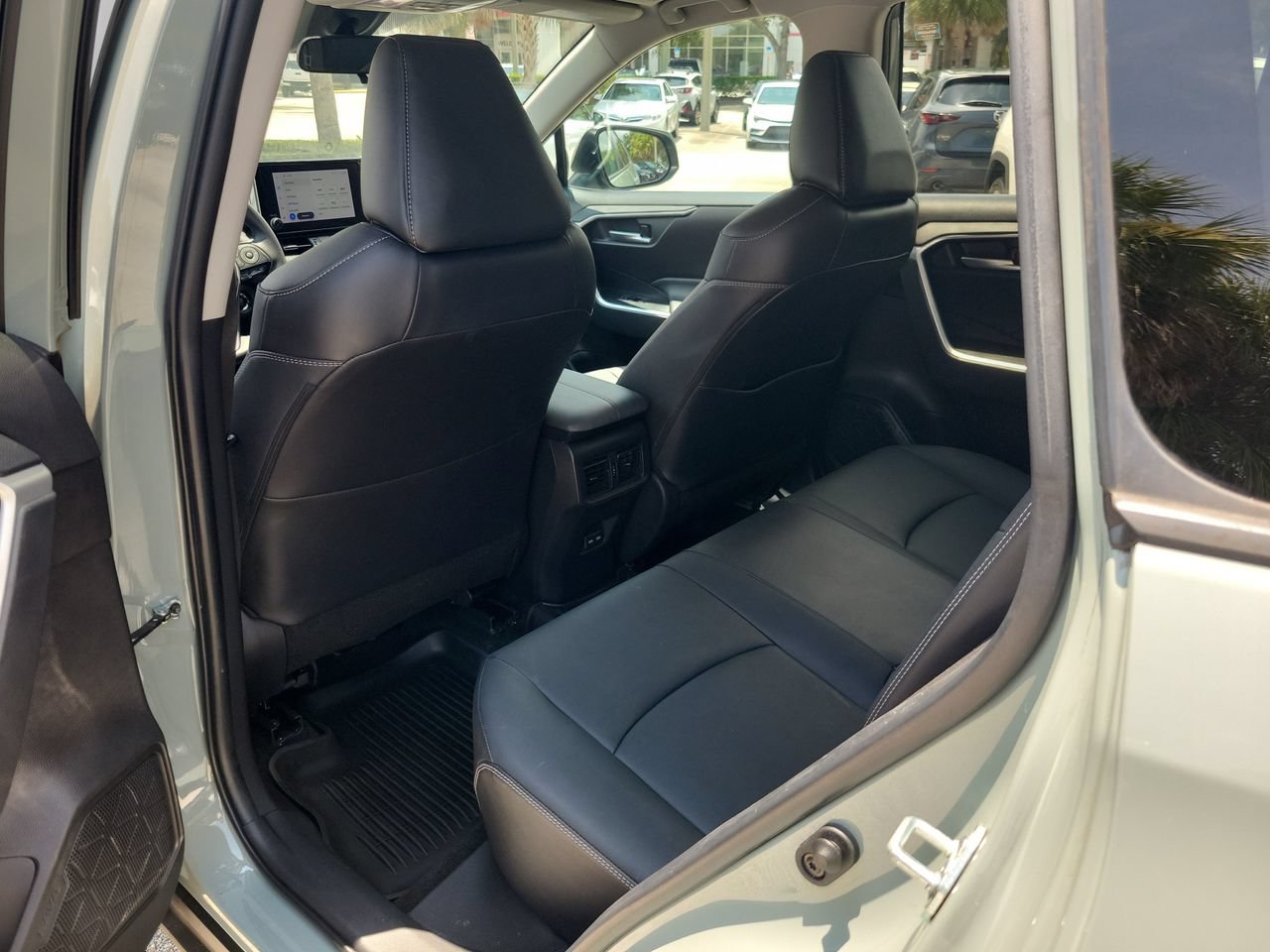 Used 2023 Toyota RAV4 XLE Premium FWD image 10