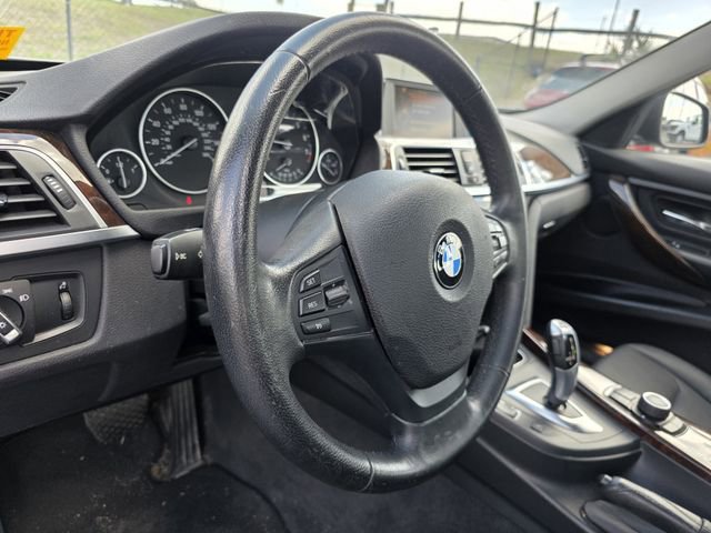 Used 2016 BMW 320i xDrive Sedan AWD/4WD image 11