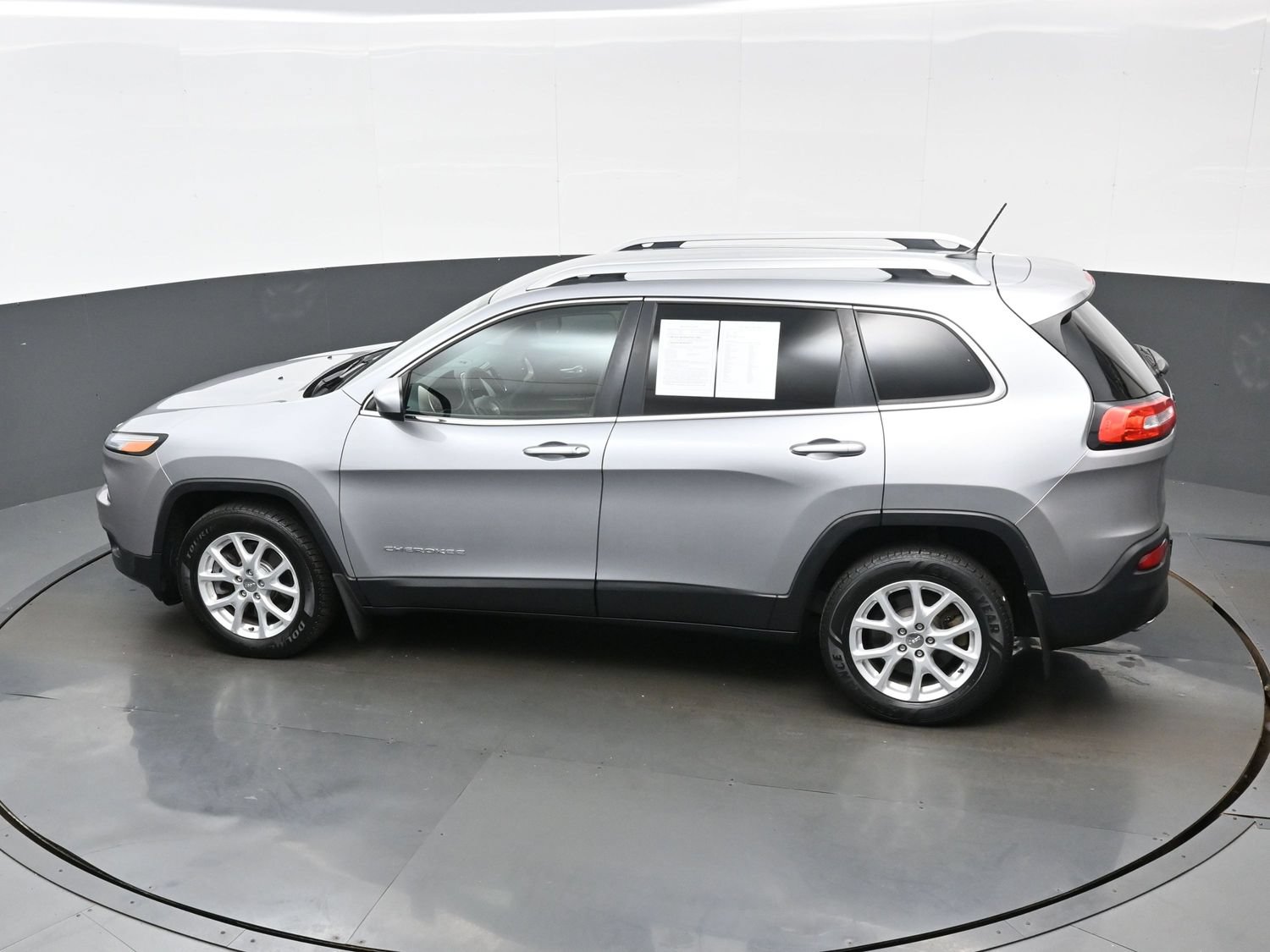 Used 2014 Jeep Cherokee Latitude w/ Trailer Tow Group FWD image 34