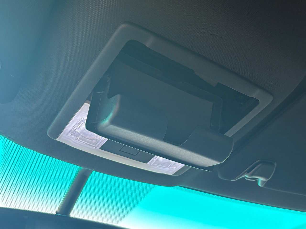 Used 2017 Ford Explorer Limited image 28