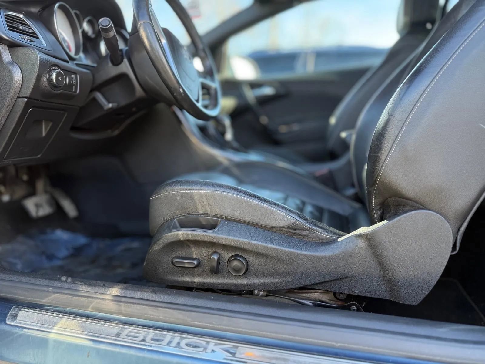 Used 2016 Buick Cascada Premium image 9