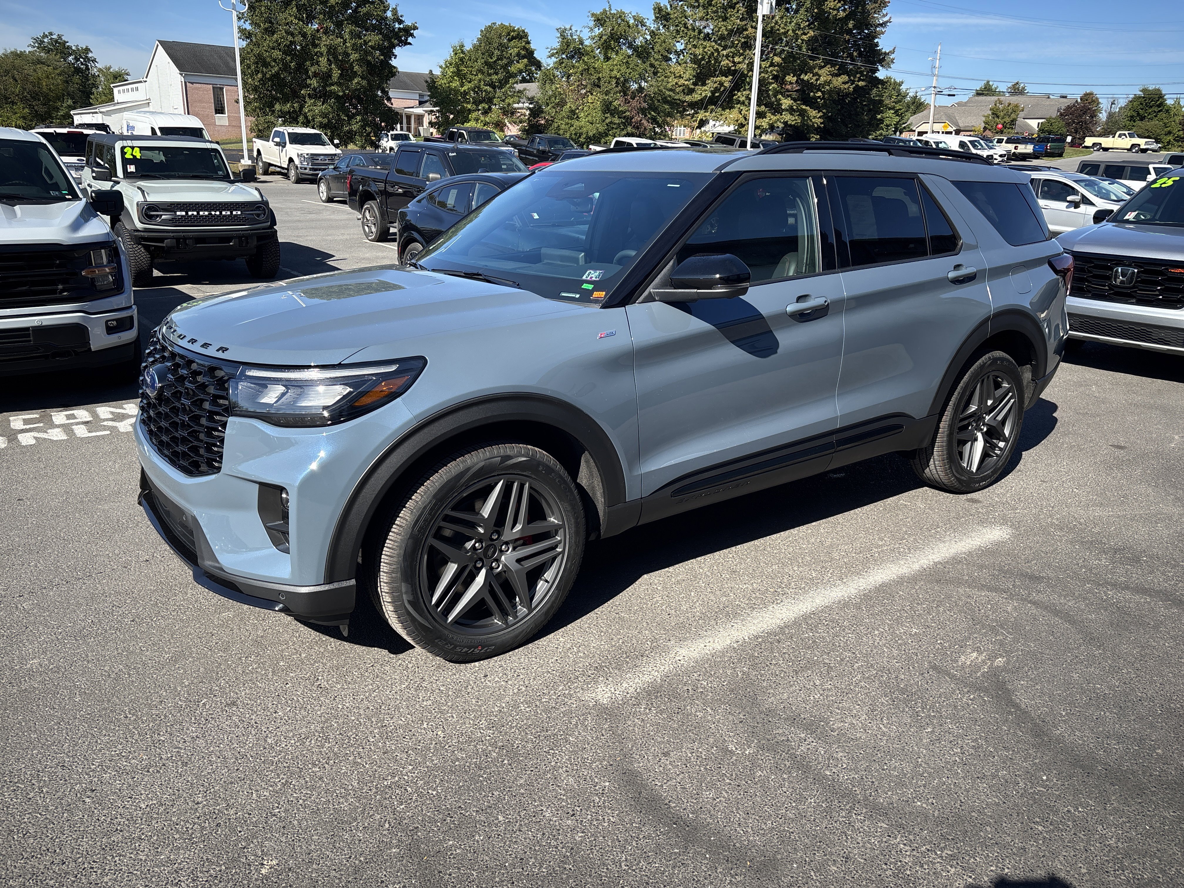 New 2025 Ford Explorer ST-Line image 8
