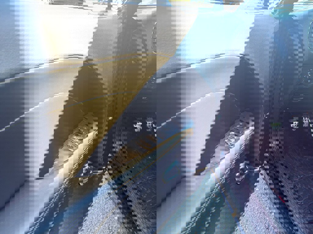 Used 2017 Dodge Challenger R/T Scat Pack w/ Leather Interior Group image 6