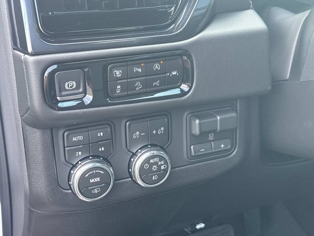 New 2026 GMC Yukon AT4 w/ AT4 Premium Plus Package AWD/4WD image 31
