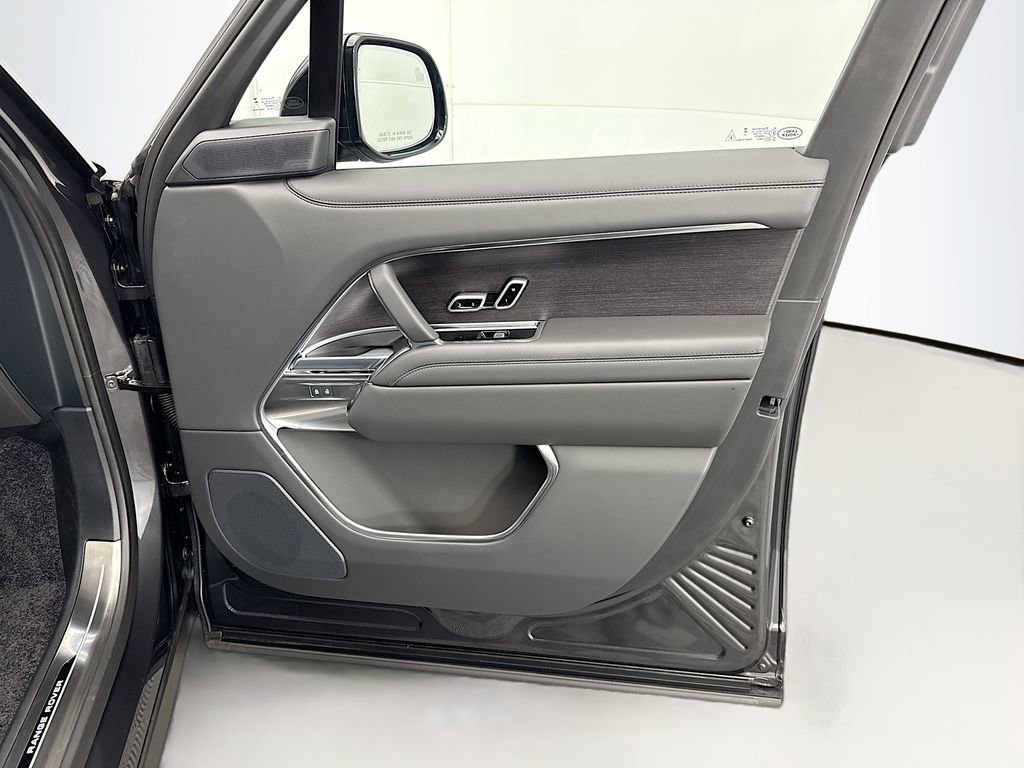New 2026 Land Rover Range Rover SE image 25