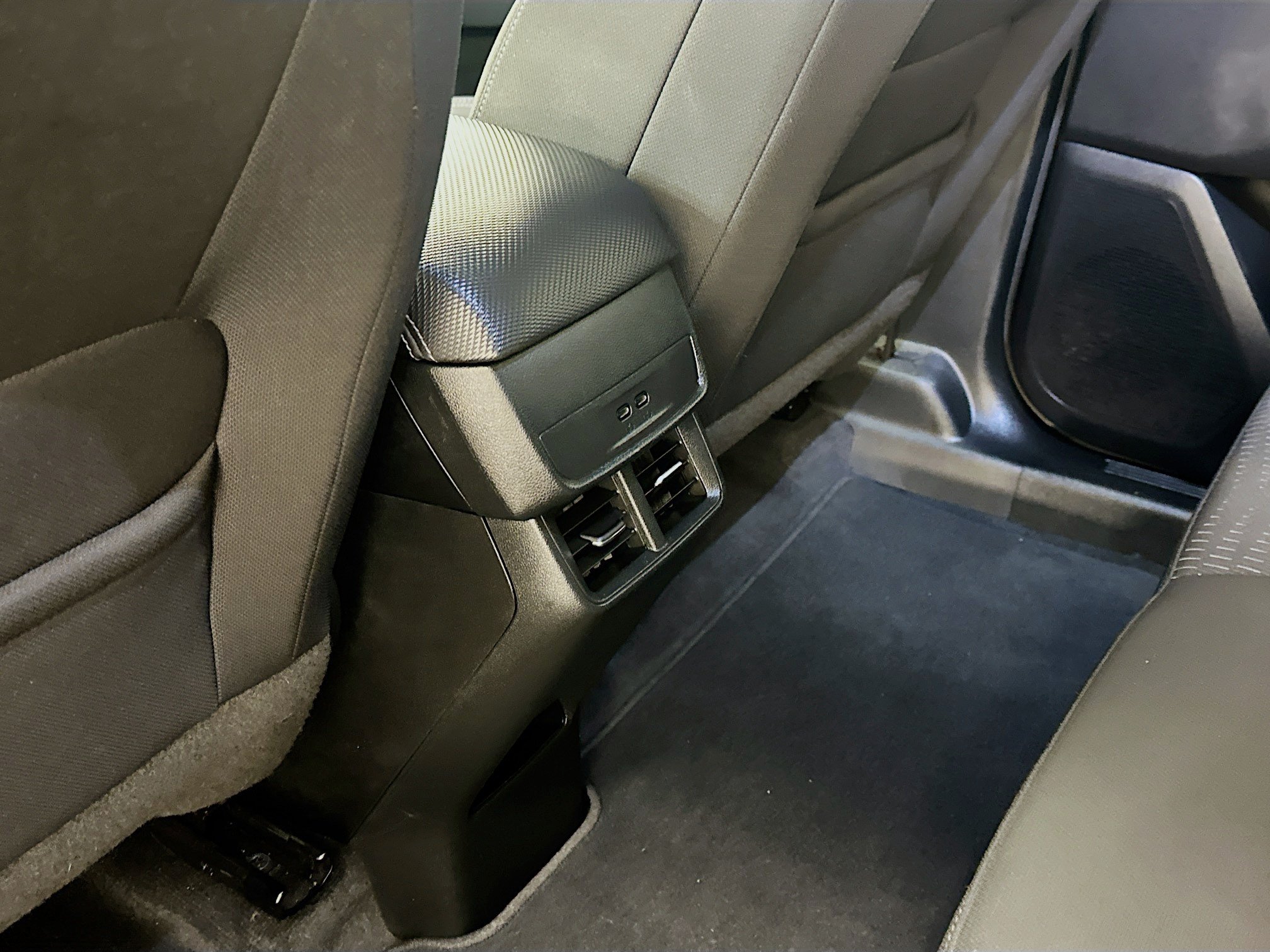 Used 2025 Chevrolet Equinox LT AWD/4WD image 28